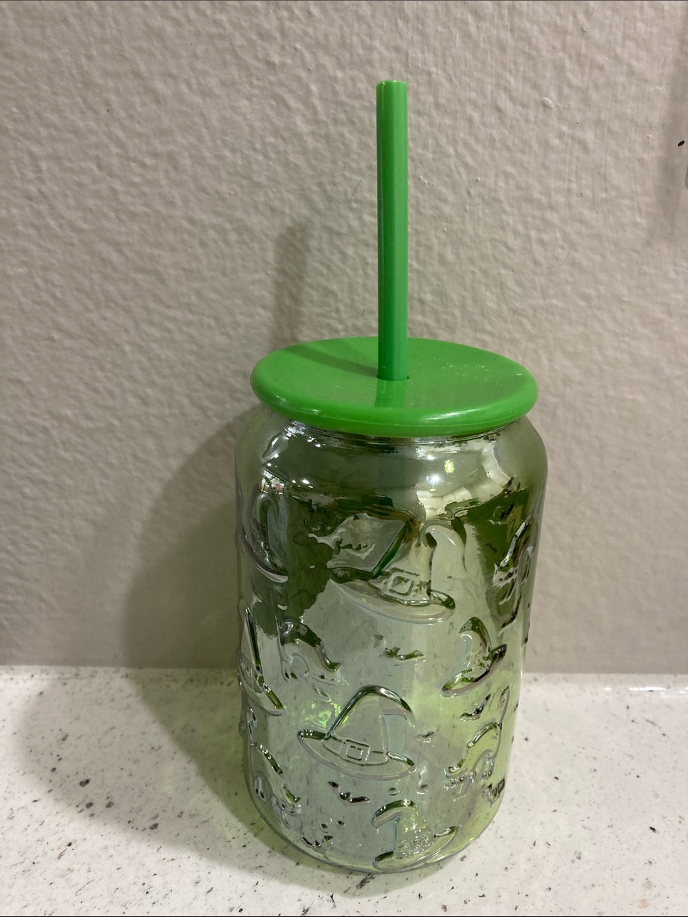 Green Glass Tumbler with Lid and Straw - Decorative Home Dining Cup